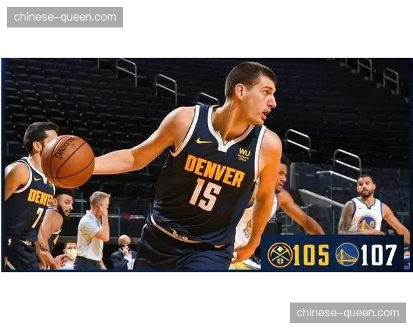 战术板：解读掘金队如何利用约基奇的高位策应实现“零运球”高效进攻